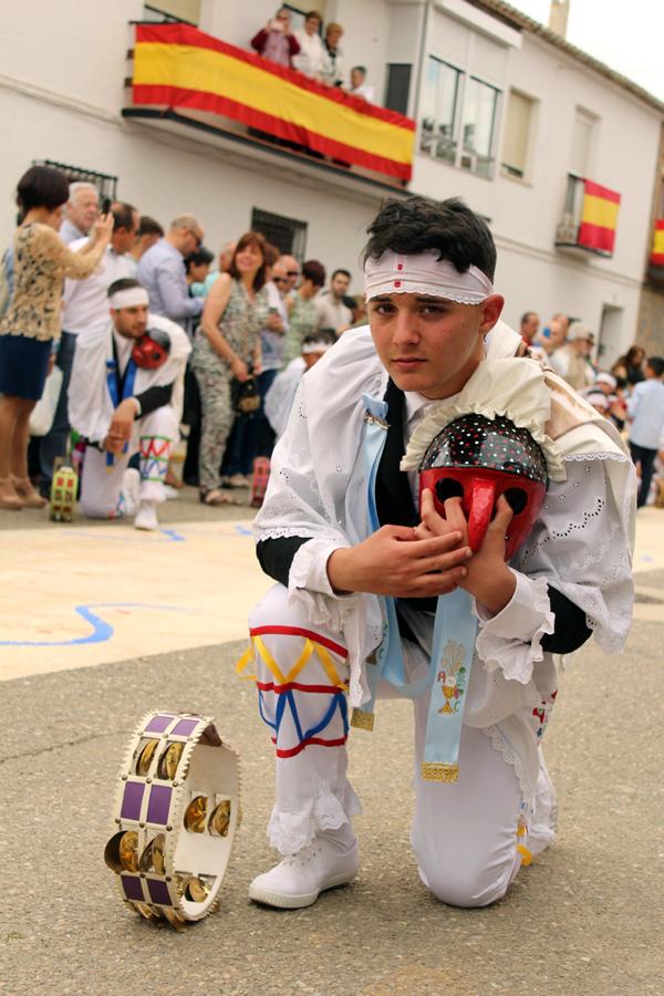 Los pecados y danzantes de Camuñas, en imágenes