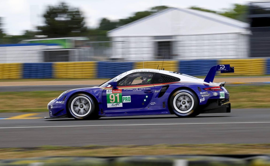 El Porsche 911 RSR es el 911 más rápido de la historia en pista. No es el 911 más potente de todos los tiempos, mérito que corresponde al 911 GT2 RS, ni el más veloz en línea recta. 