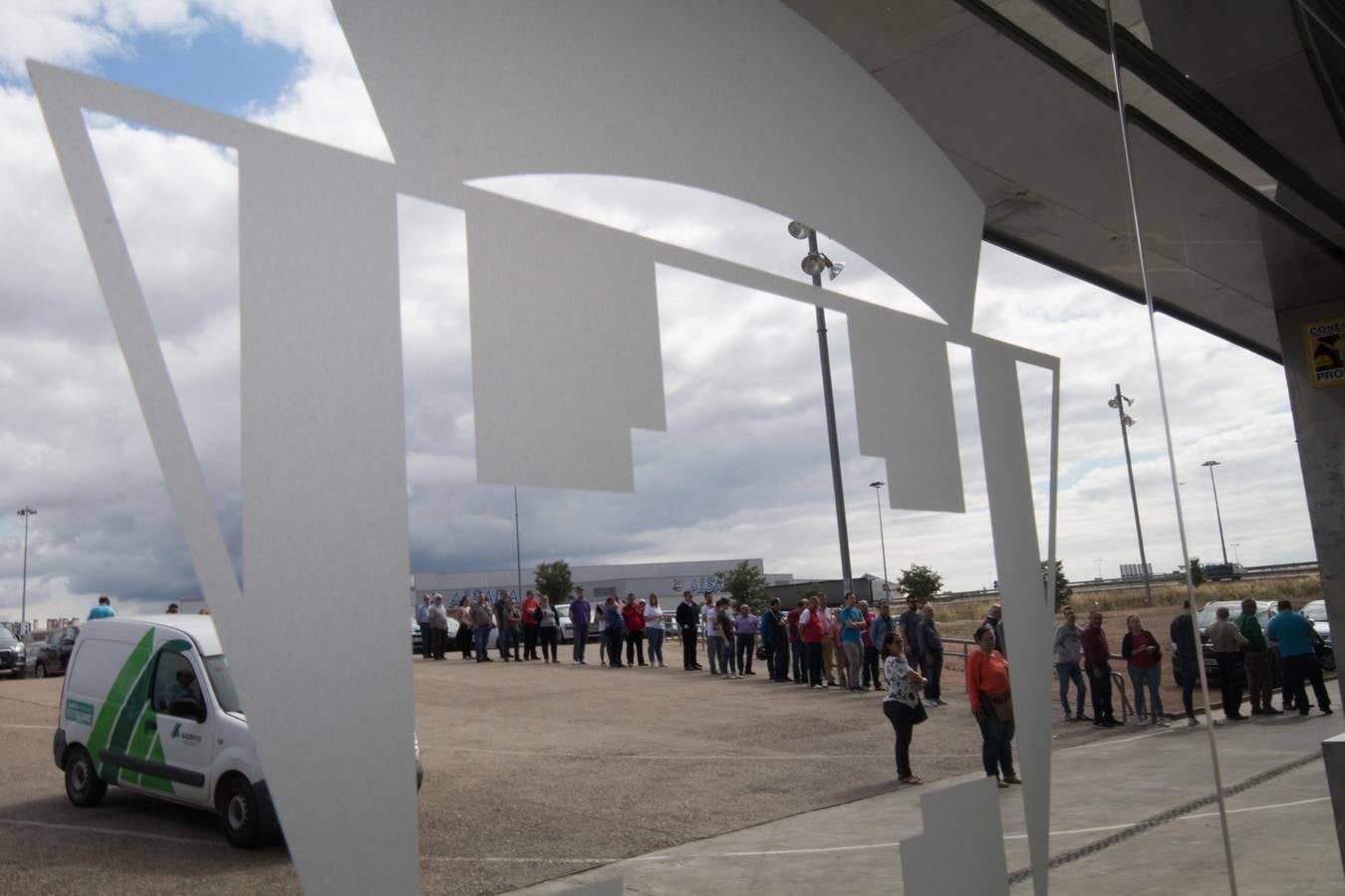 Regalan 5.000 kilos de patata nueva en Sevilla