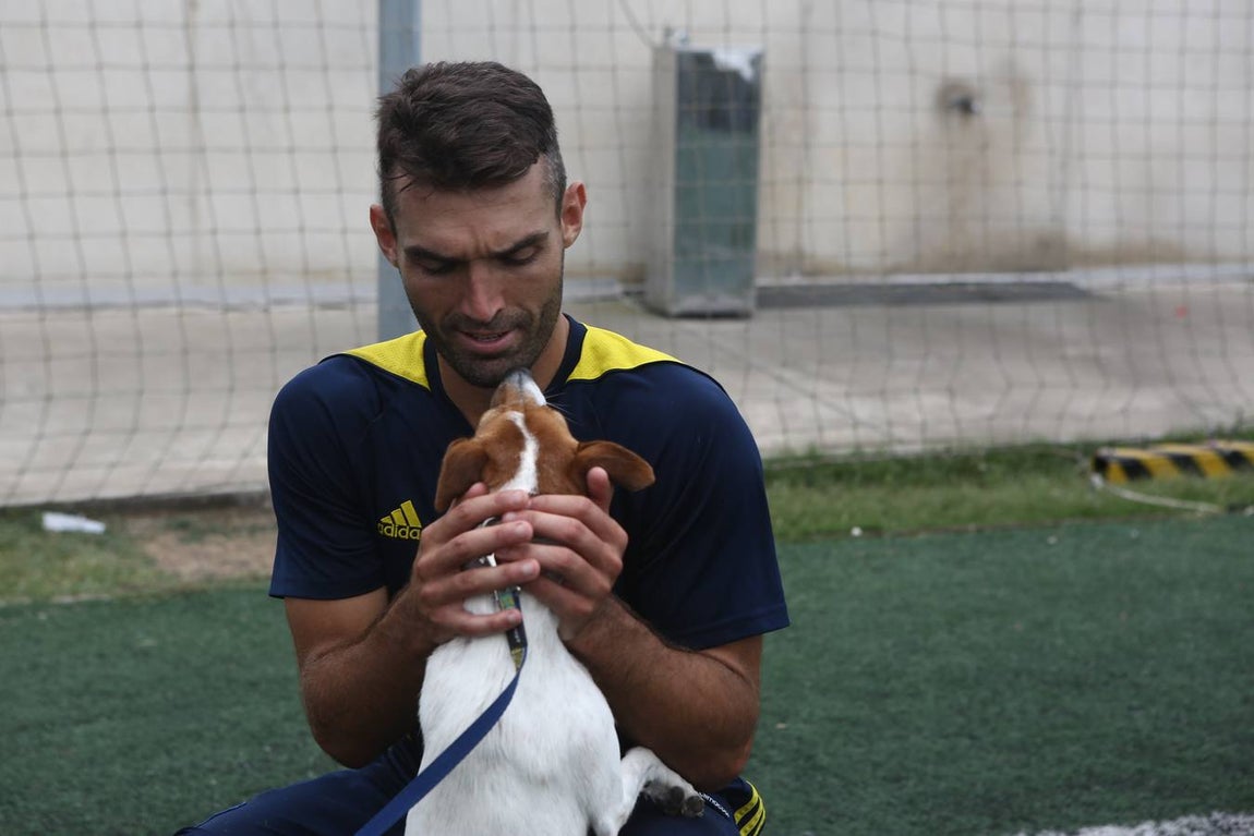 Barral atrae la primera gran polémica en Oviedo. 