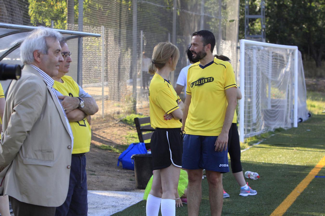 Ganaron los periodistas, que lograron un claro marcador a su favor de 6-3, con goles de Víctor (2), María Carrobles, Humberto y otro en propia meta, por los periodistas, y Mejías (2) y Velázquez por los políticos. 