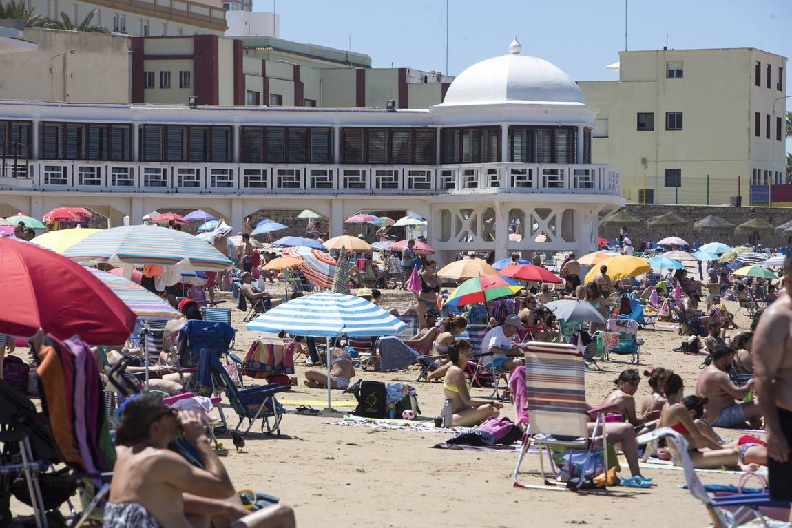 Playa de La Caleta en Cádiz capital