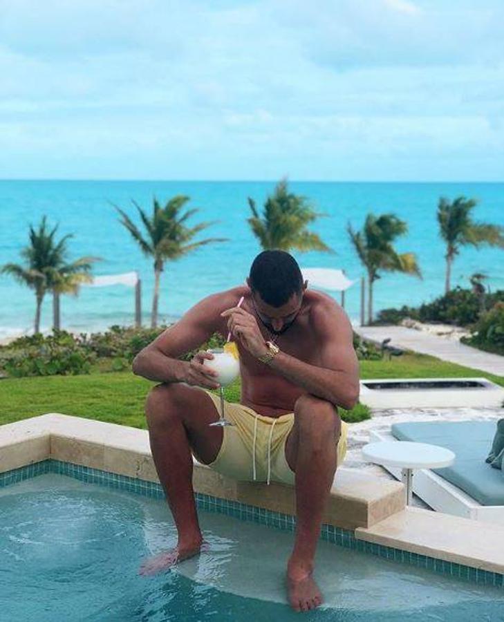 Karim Benzema lleva años sin jugar con la selección francesa. Algo que no parece preocuparle desde sus vacaciones paradisiacas. 