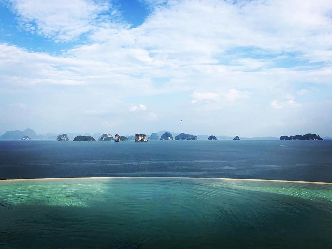 Six Senses, Koh Yao Noi. Esta increíble piscina se encuentra en la isla de Koh Yao Noi, en la Bahía de Phang Nga en Tailandia. Esta pequeña porción de terreno goza de arenas blancas, aguas cristalinas y mucha tranquilidad, porque todavía no se ha convertido en una zona turística