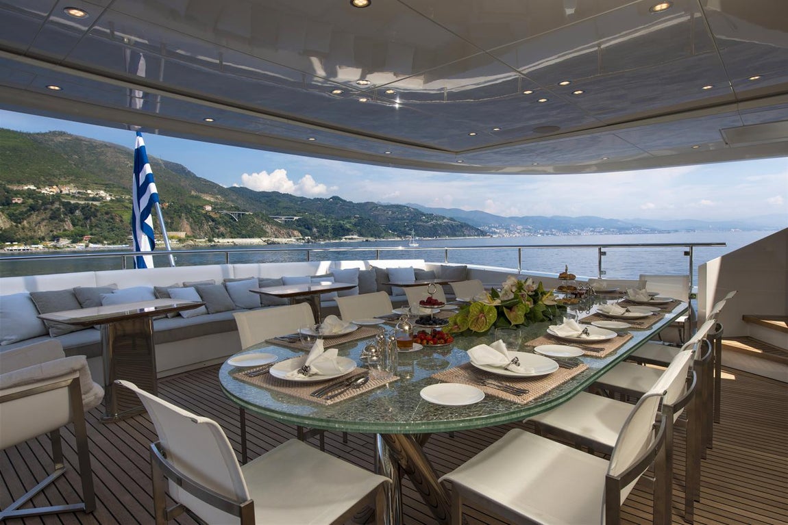 Resilience. Tiene 49 metros de eslora y presume de una tripulación con mucha experiencia en el sector del lujo. «Perfecto para quien busque el crucero de su vida», recomienda la empresa