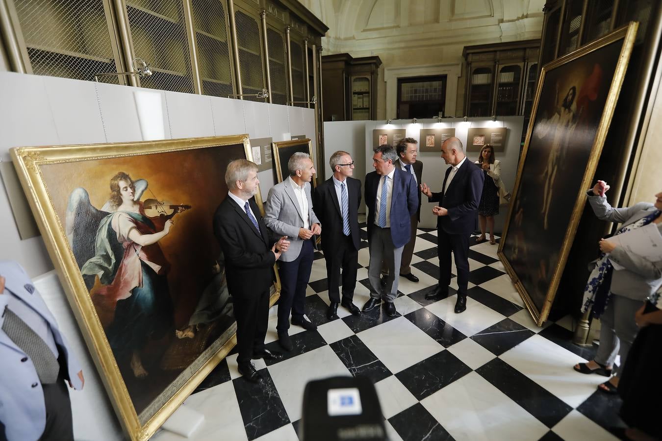 Fotogalería: La visita del ministro de Cultura al Archivo de Indias