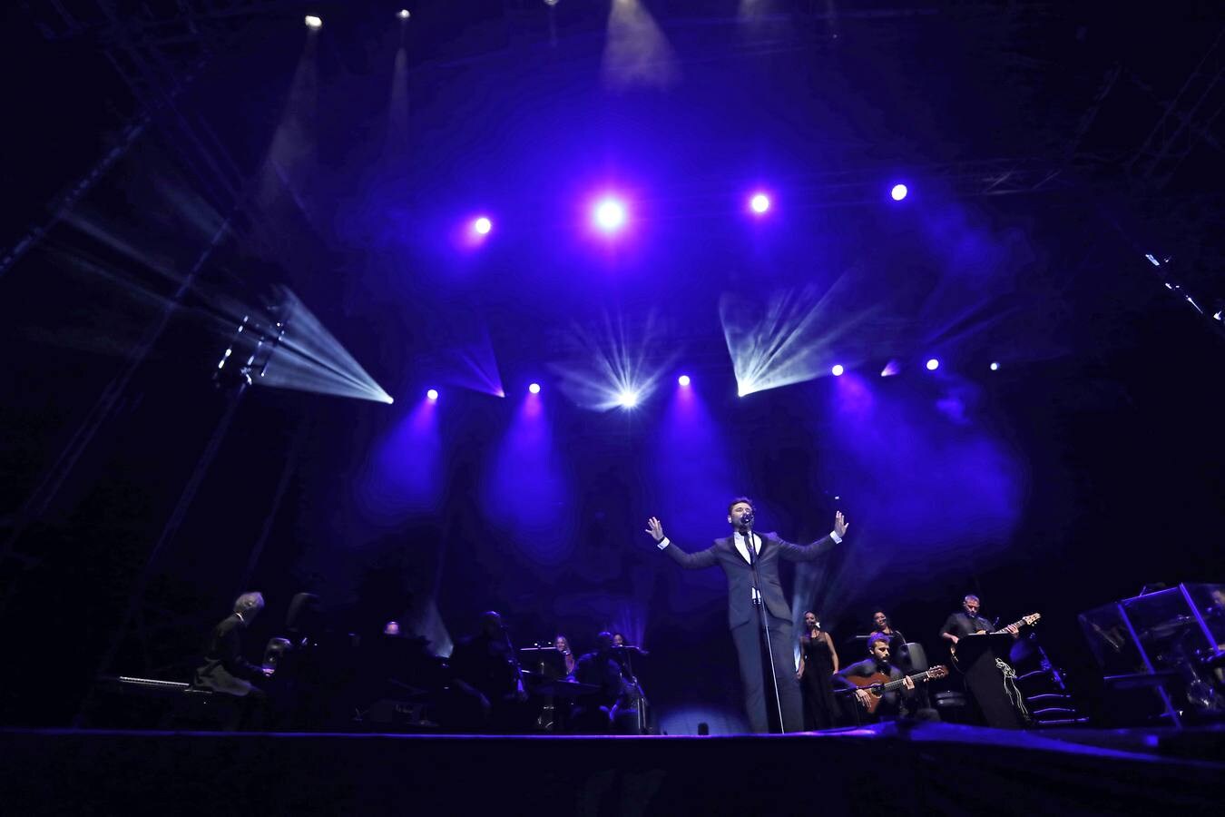Las mejores imágenes del concierto de Miguel Poveda en Sevilla