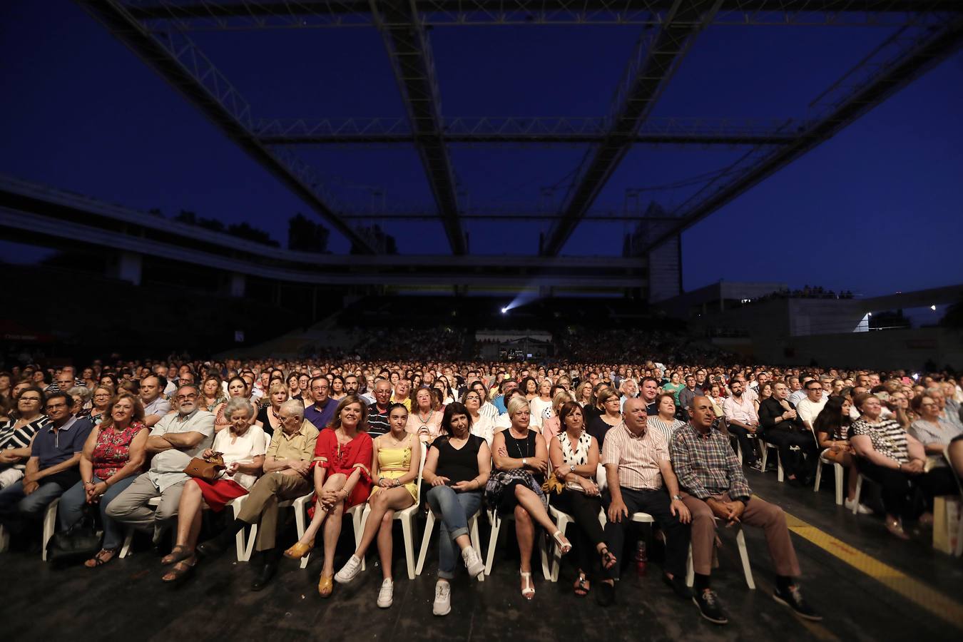 Las mejores imágenes del concierto de Miguel Poveda en Sevilla