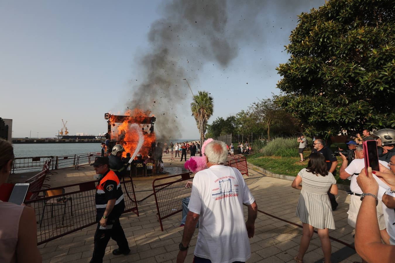 La tradición y el fuego marcan los Juanillos