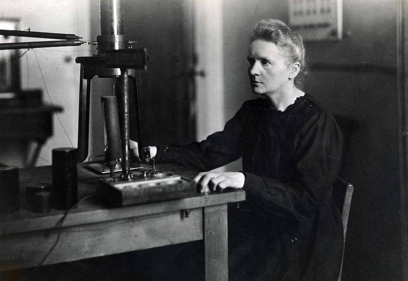 Marie Curie en el laboratorio. 
