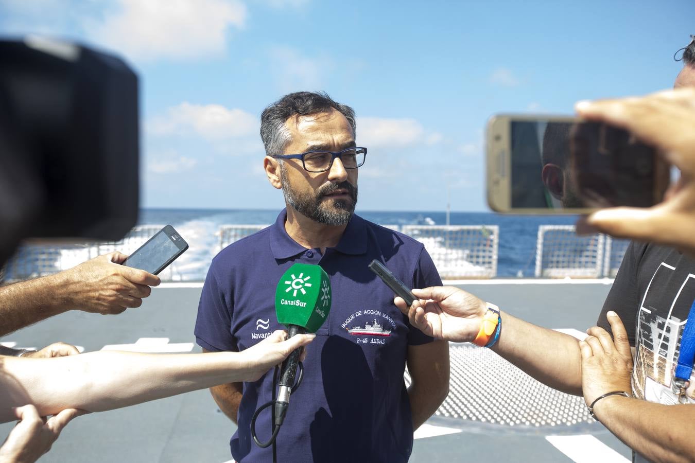 FOTOS: Así son las pruebas de mar del BAM &#039;Audaz&#039; en la Bahía de Cádiz