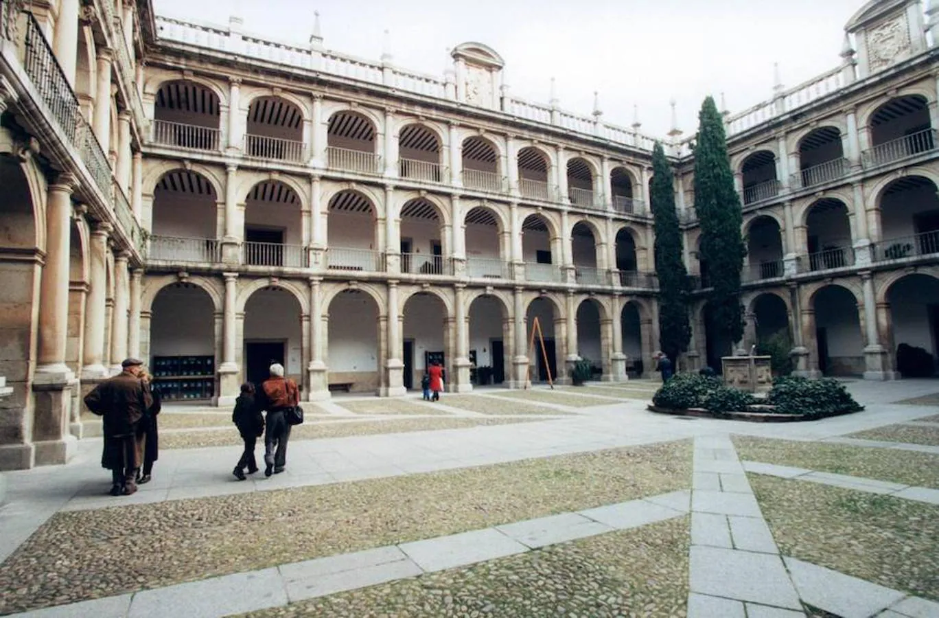 La Universidad y el barrio histórico de Alcalá de Henares (1998). Interior de la Universidad