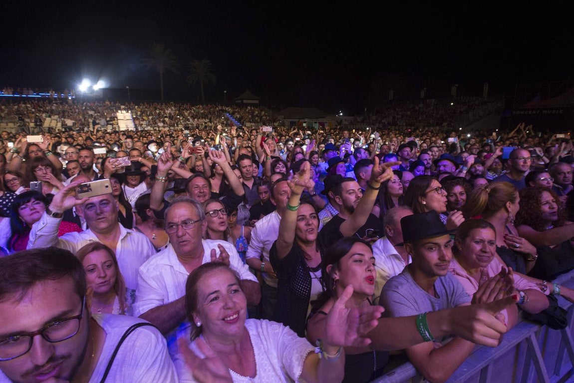 Las imágenes que dejó el concierto de El Barrio en Chiclana