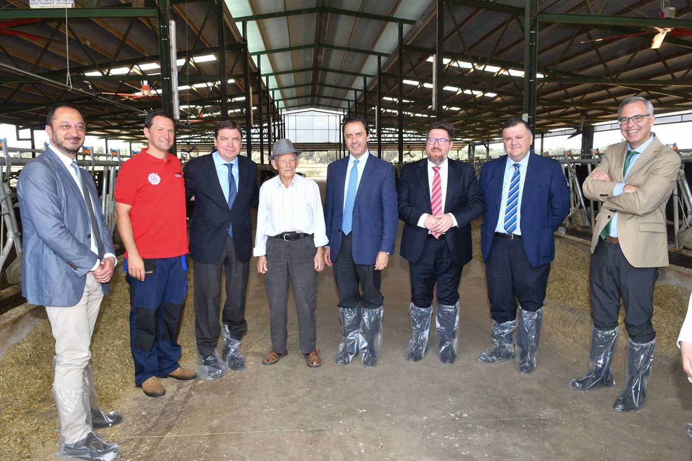 La visita del ministro de Agricultura a Covap, en imágenes