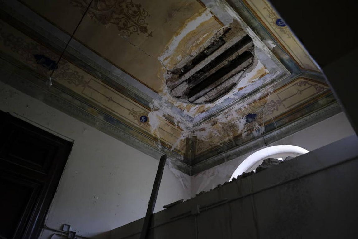 5. Daños. El paso del tiempo hace necesarias reformas varias en el Palacio Nuevo