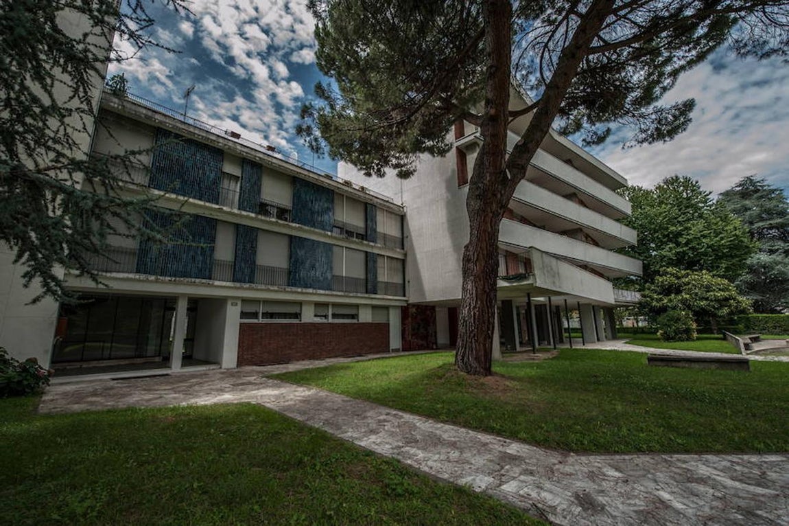 También fue incluido el conjunto industrial de la empresa Olivetti en Ivrea (Italia), construido entre 1930 y 1960, y que refleja las ideas del Movimiento Comunitario (Movimento Comunità), cuyo objetivo era llevar a cabo proyectos sociales con una visión moderna de la relación entre la arquitectura y la producción manufacturera.. 