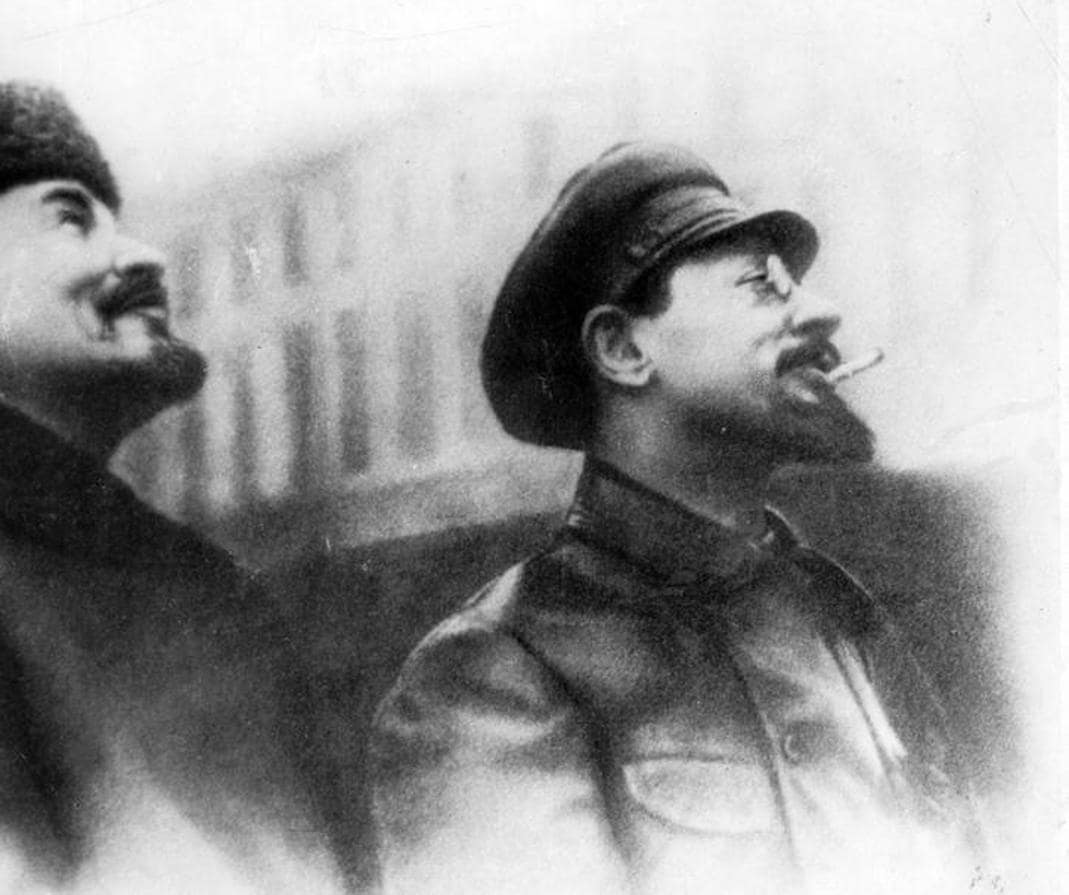 Lenin con Sverdlov. 