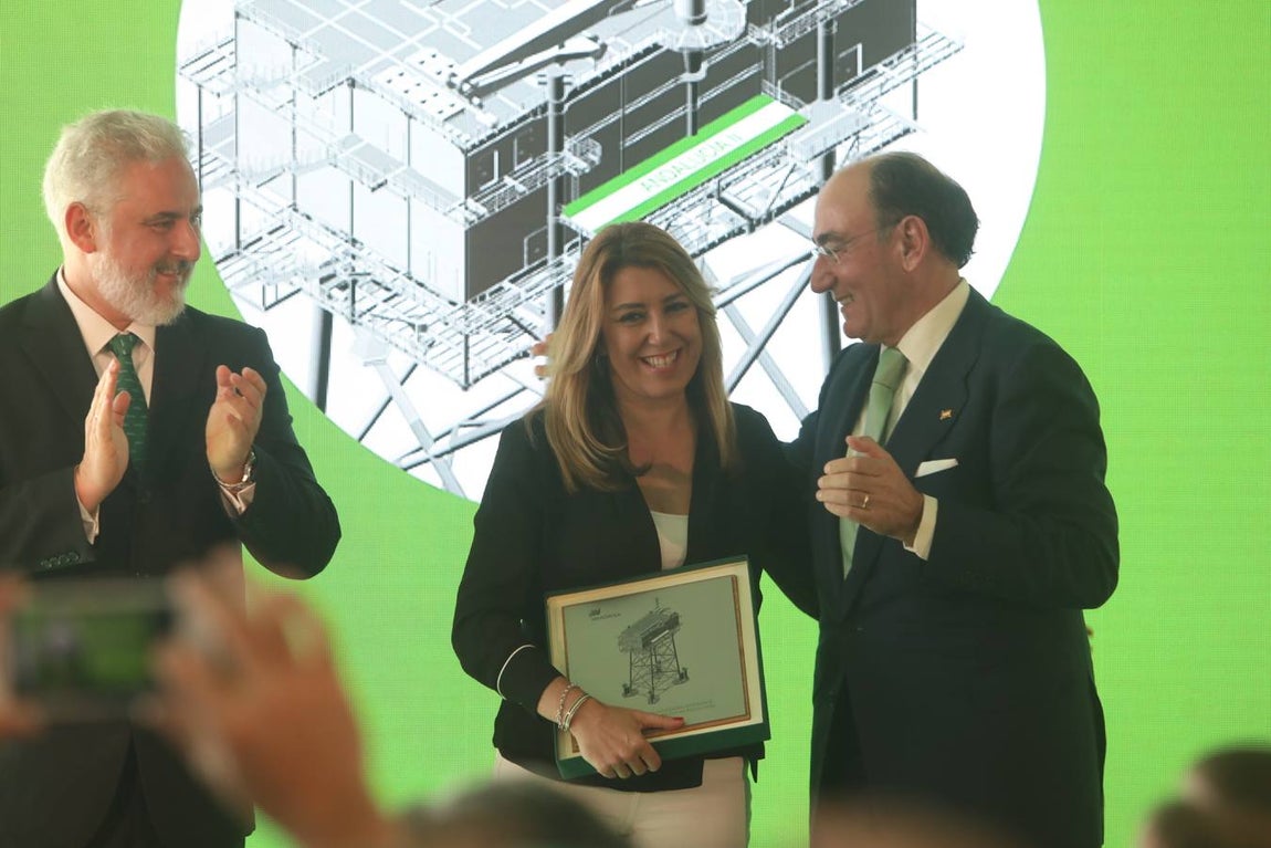 Navantia entrega la segunda plataforma eólica a Iberdrola
