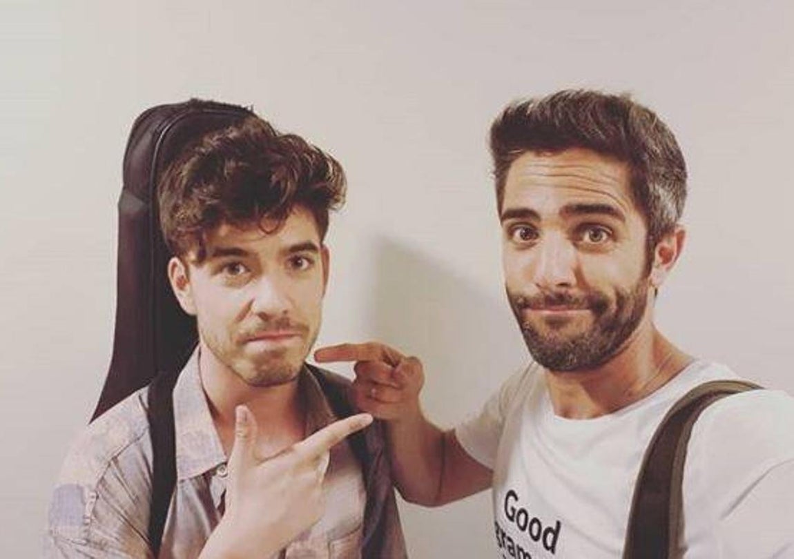 Roberto Leal. El presentador de televisión ha subido esta foto con el extriunfito Roi Méndez tras su paso por el concurso «Bailando con las estrellas» en la que se plasma el buen rollo que existe entre ellos