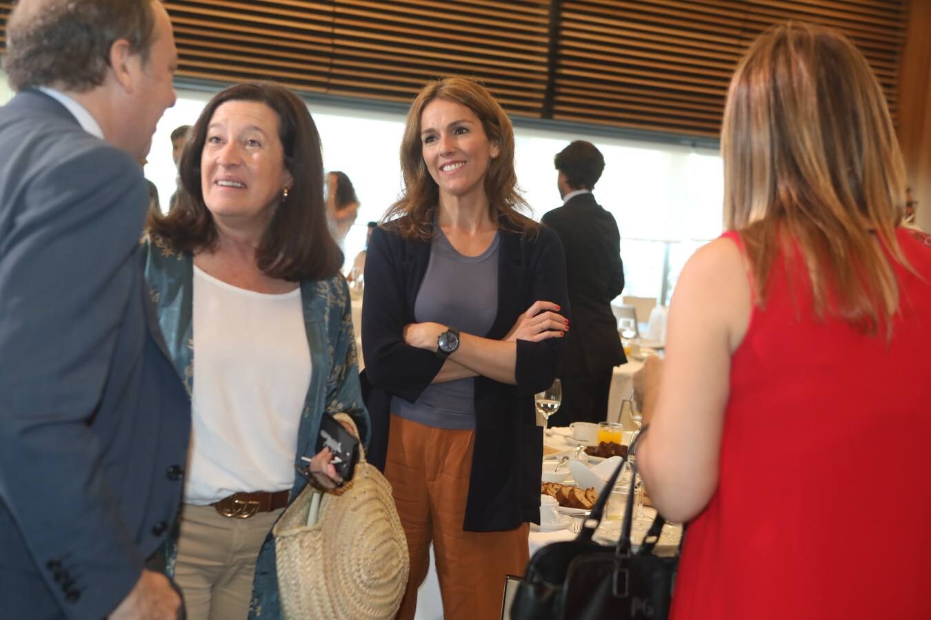 Álvaro Rodríguez Guitart, director gerente de ABC Andalucía, Ada Bernal, directora de Relaciones Institucionales de Heineken en Andalucía y Pilar Sainz, directora de Comunicación de Vocento