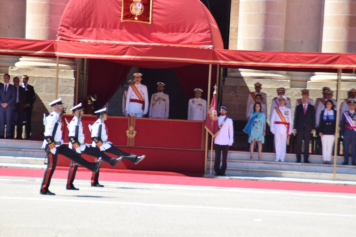El Rey Felipe VI preside la entrega de Despachos en la Escuela de Suboficiales