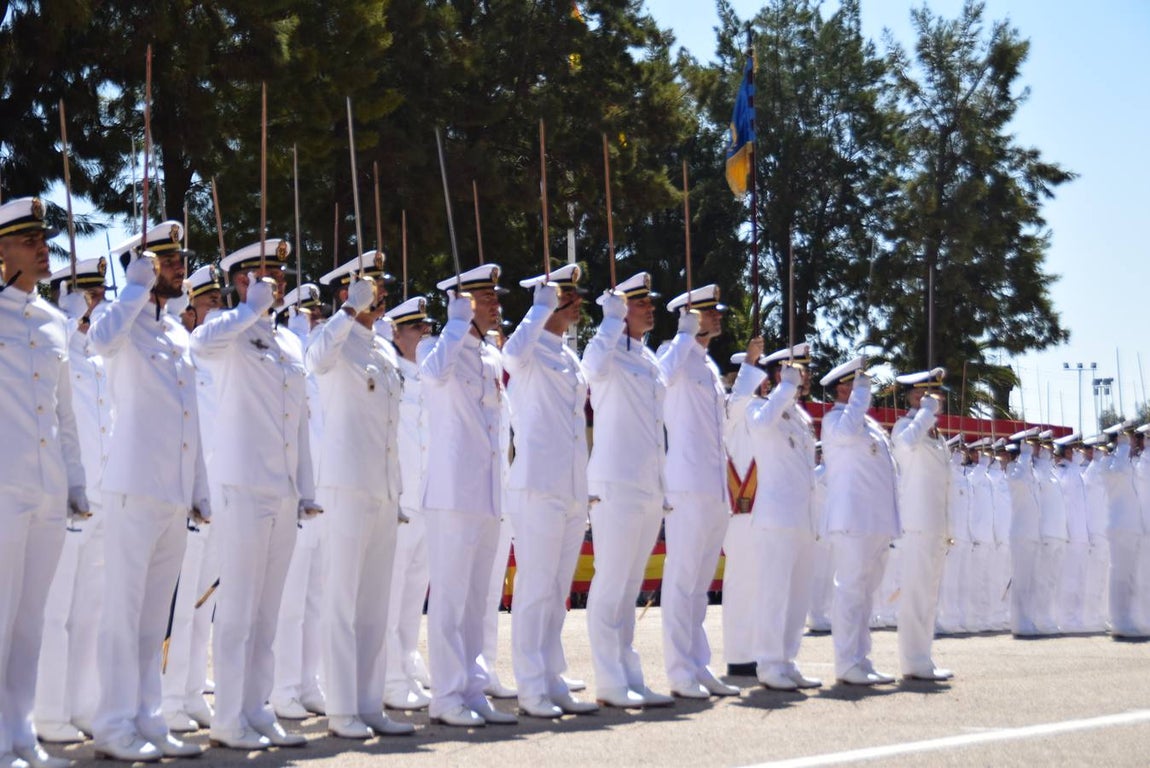 El Rey Felipe VI preside la entrega de Despachos en la Escuela de Suboficiales