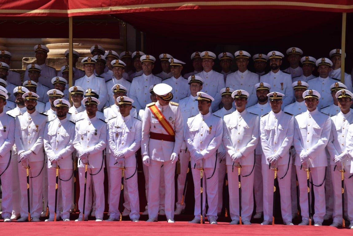 El Rey Felipe VI preside la entrega de Despachos en la Escuela de Suboficiales