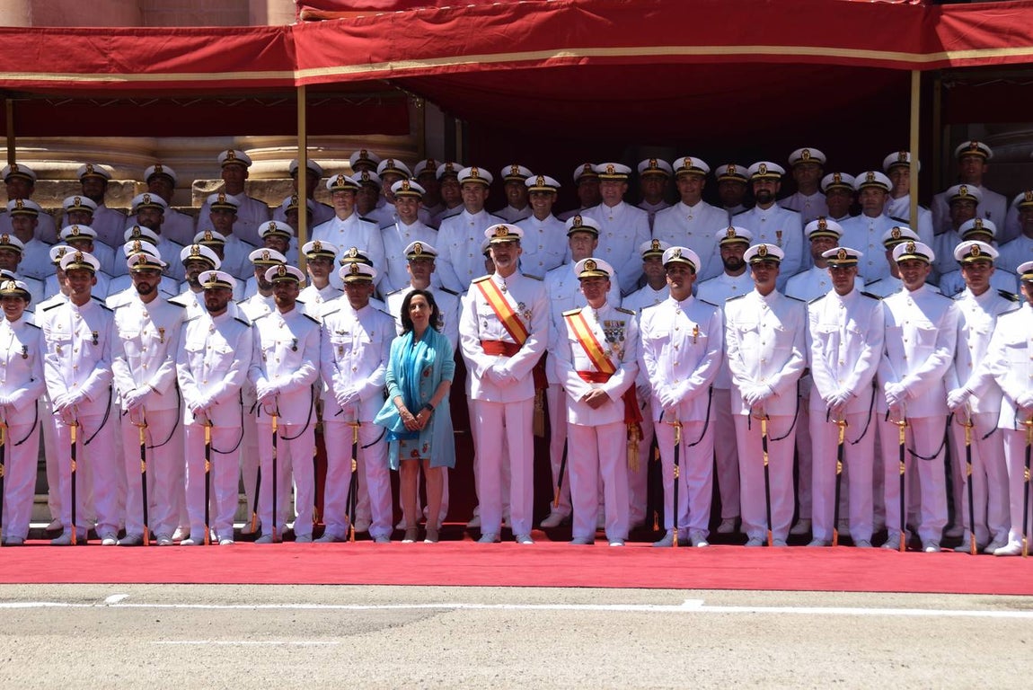 El Rey Felipe VI preside la entrega de Despachos en la Escuela de Suboficiales