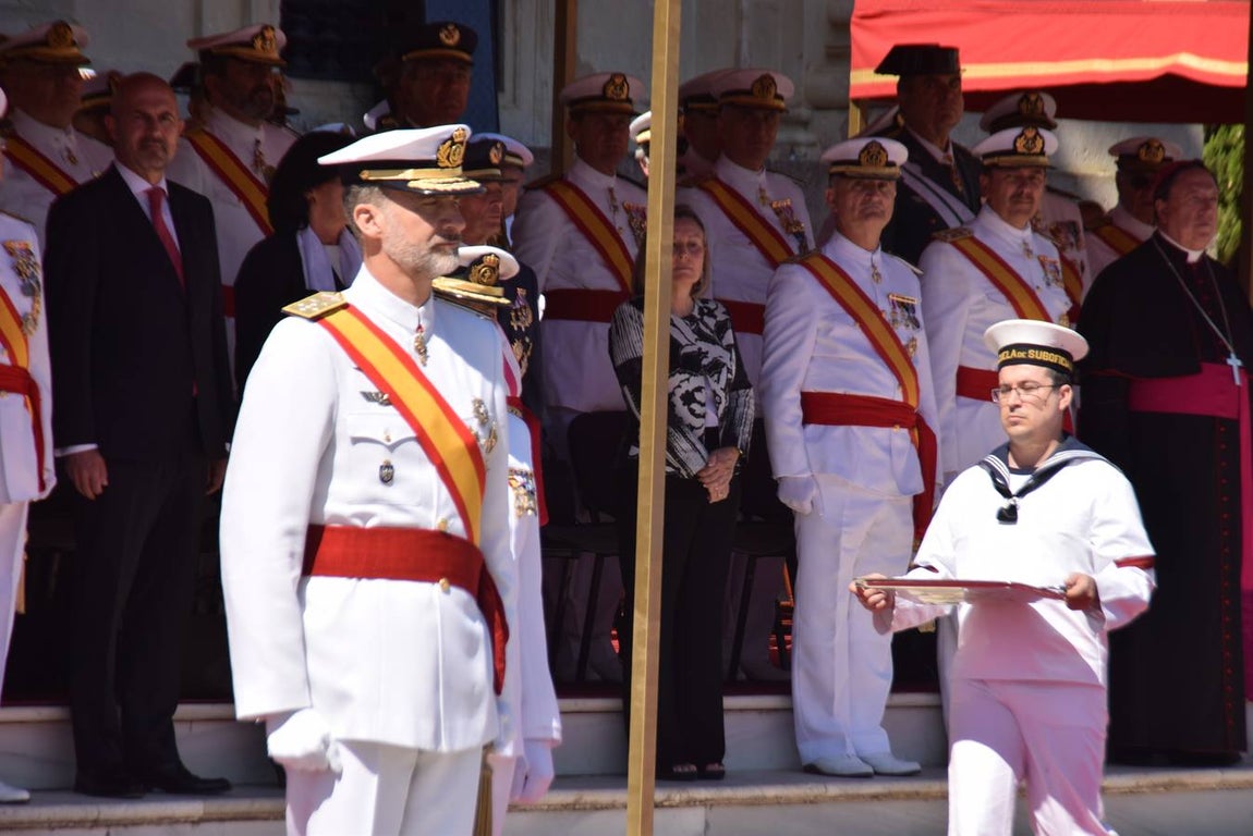 El Rey Felipe VI preside la entrega de Despachos en la Escuela de Suboficiales