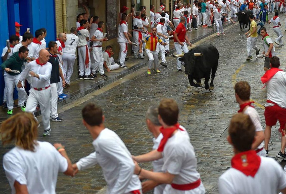 Las mejores imágenes del encierro de San Fermín del 7 de julio