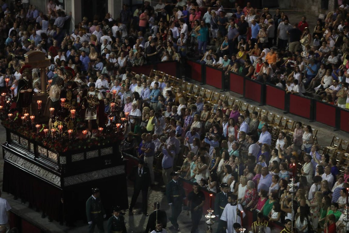 El Vía Crucis diocesano de Cádiz, en imágenes (II)