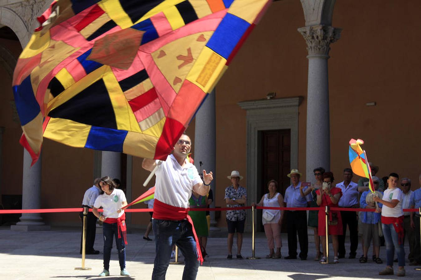 El Baile de la Bandera «toma» el Alcázar de Toledo