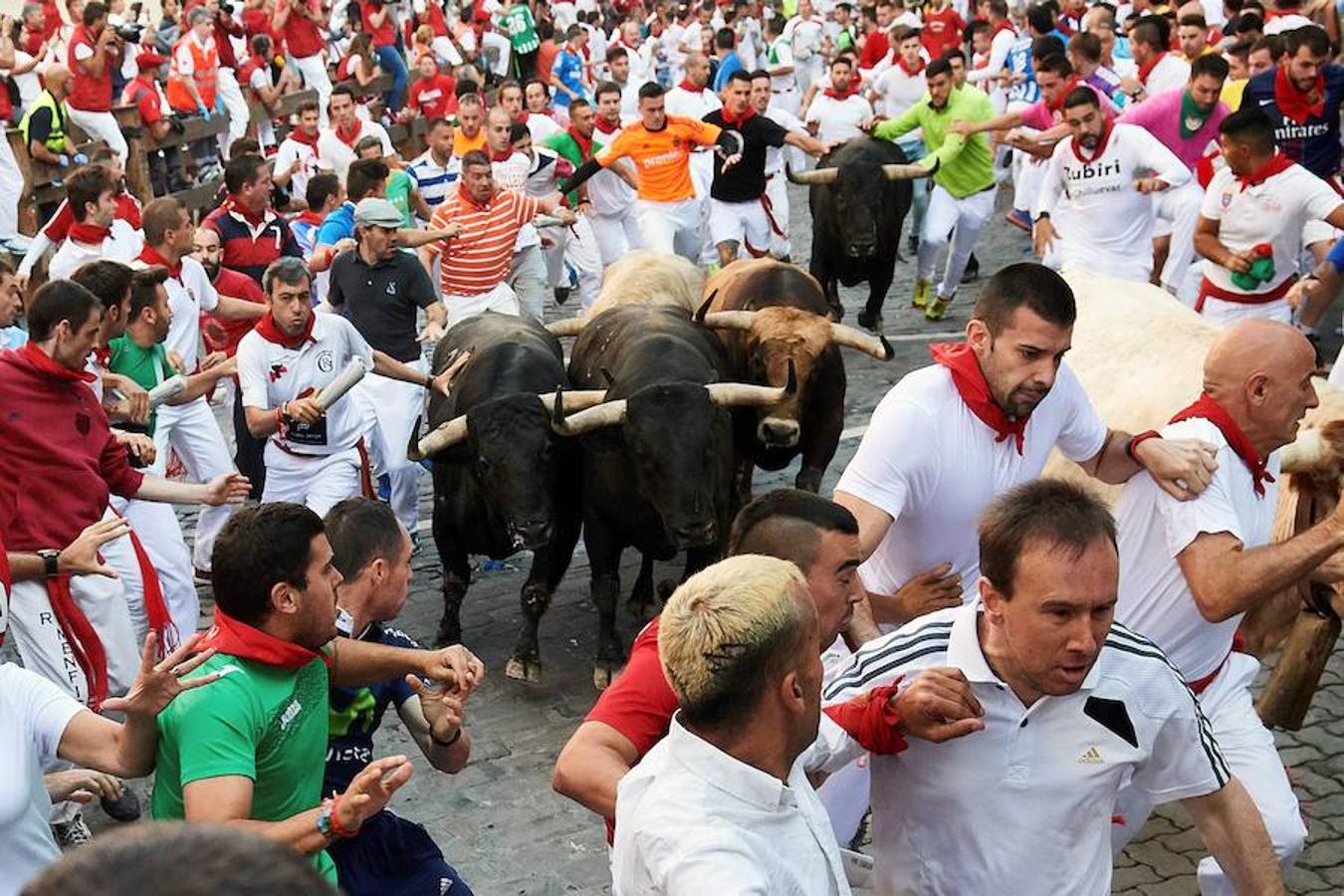 Las mejores imágenes del quinto encierro de San Fermín