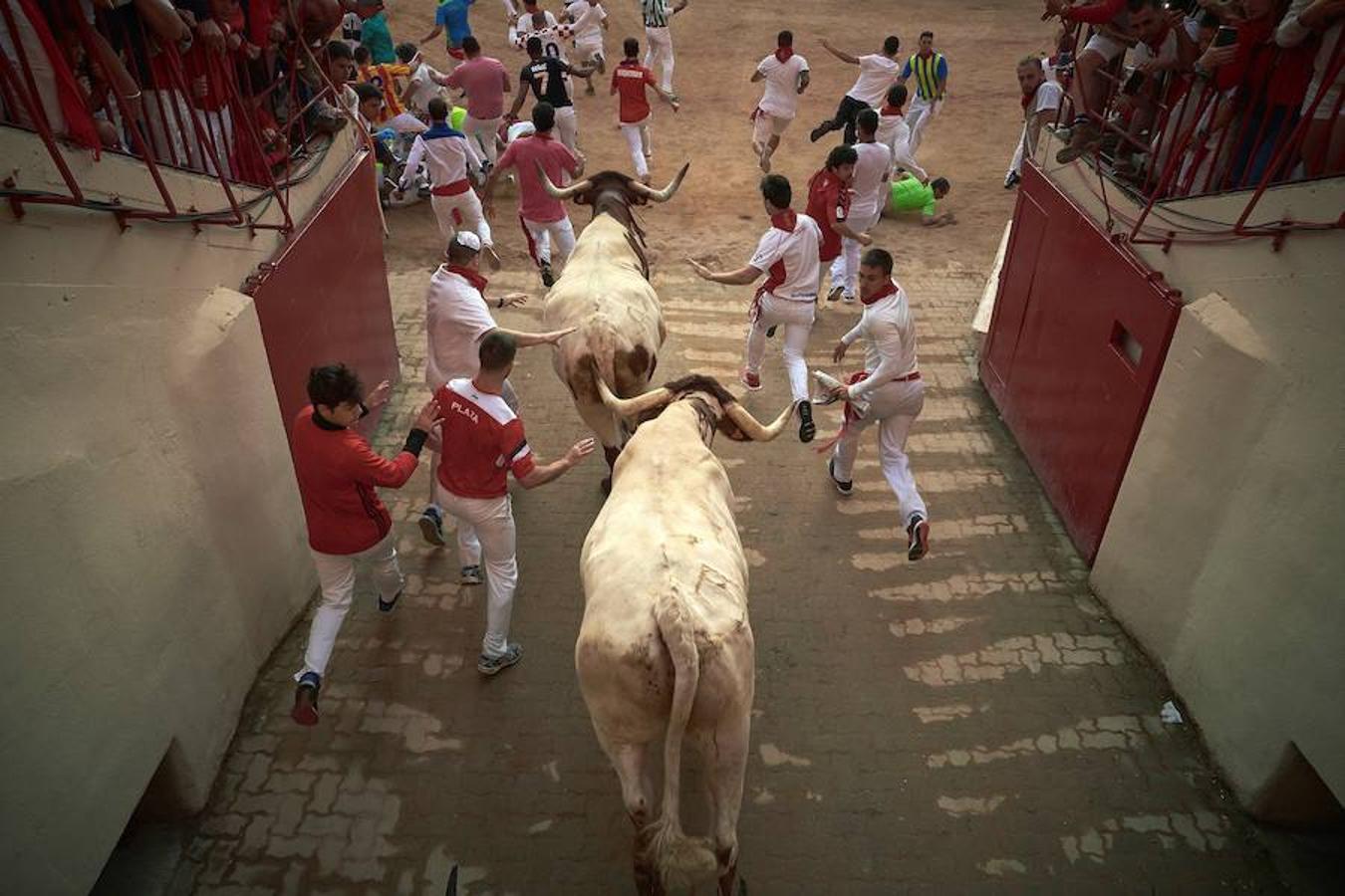 Las mejores imágenes del quinto encierro de San Fermín