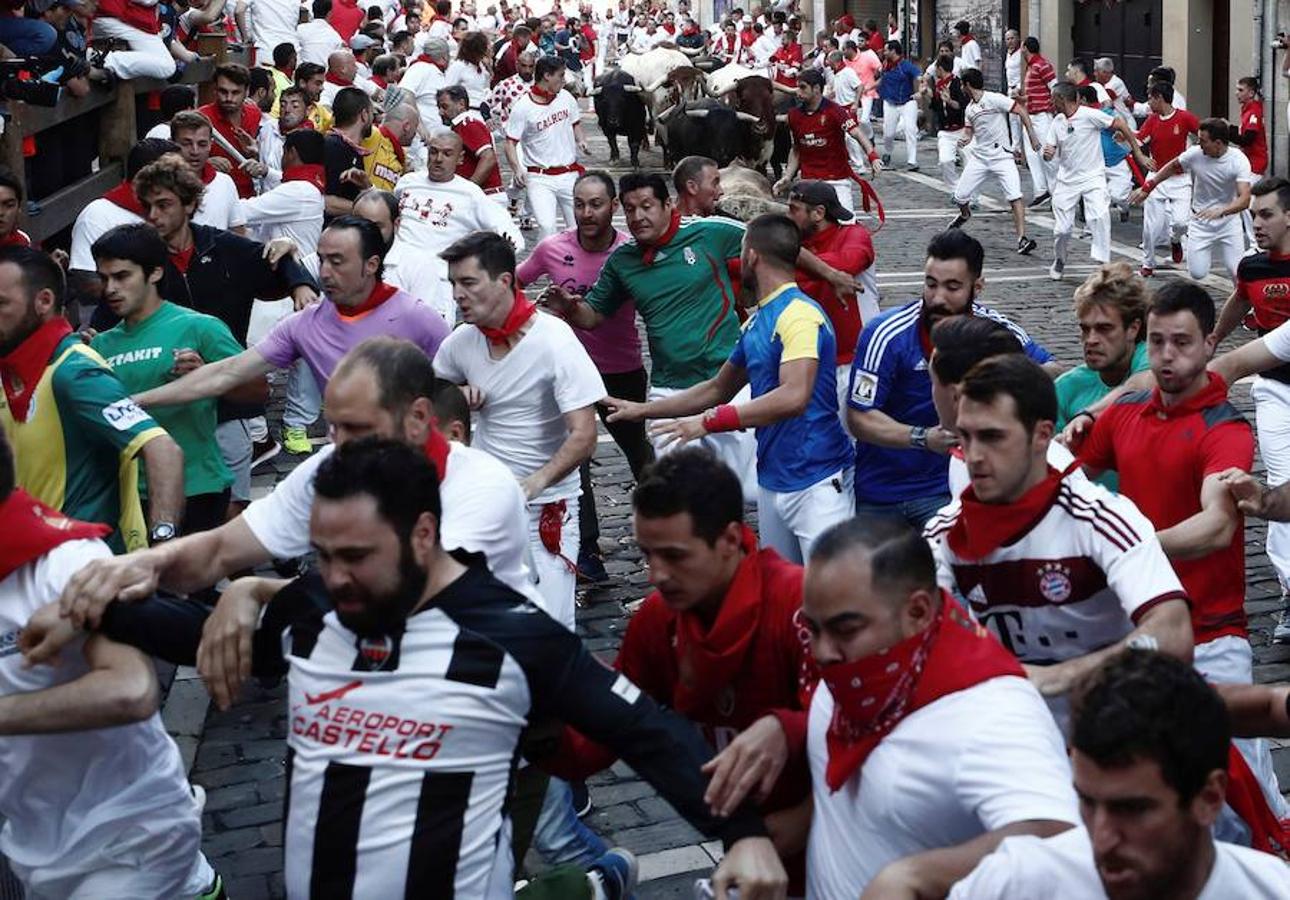 Las mejores imágenes del quinto encierro de San Fermín