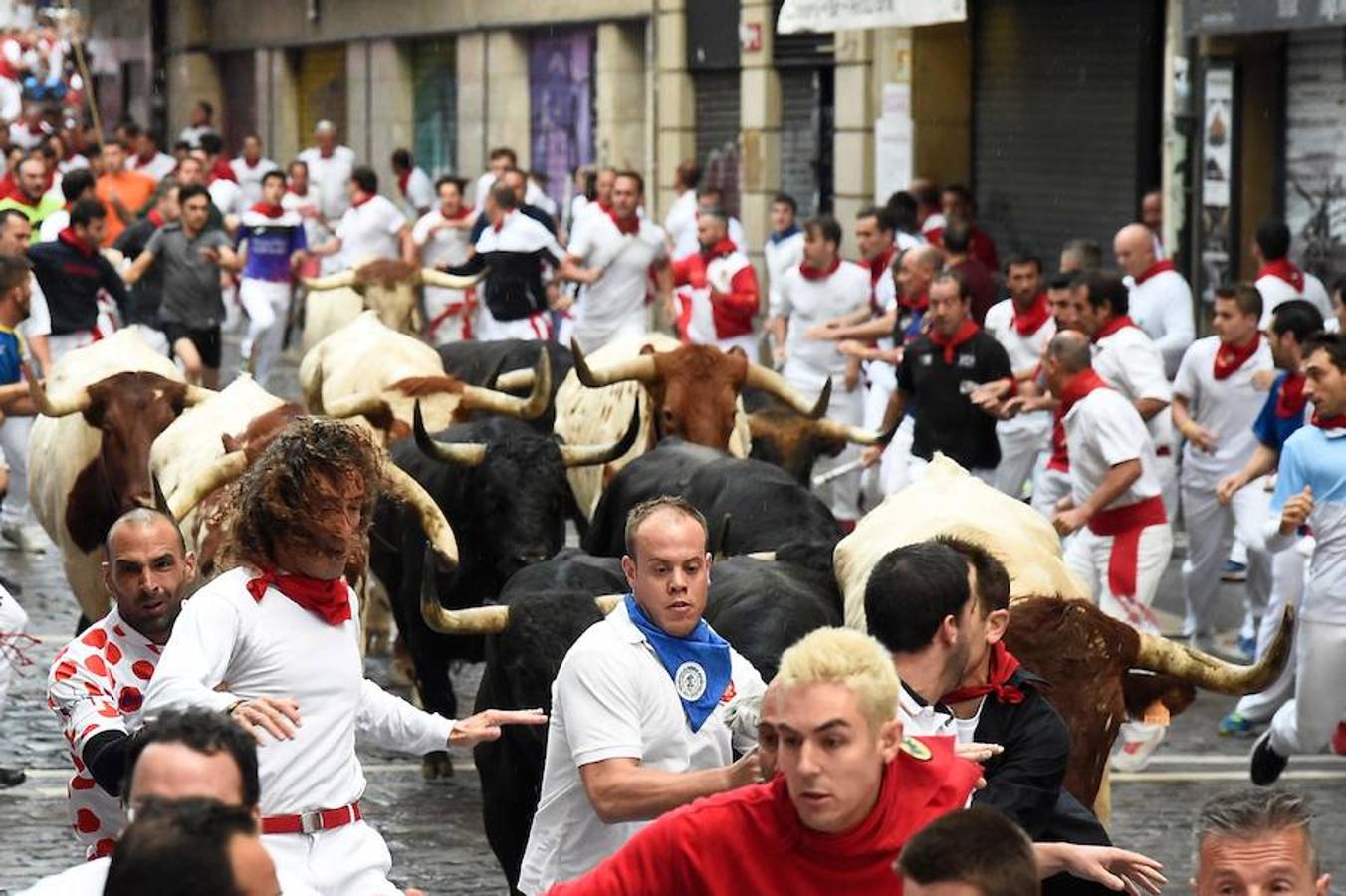 Las mejores imágenes del sexto encierro de San Fermín