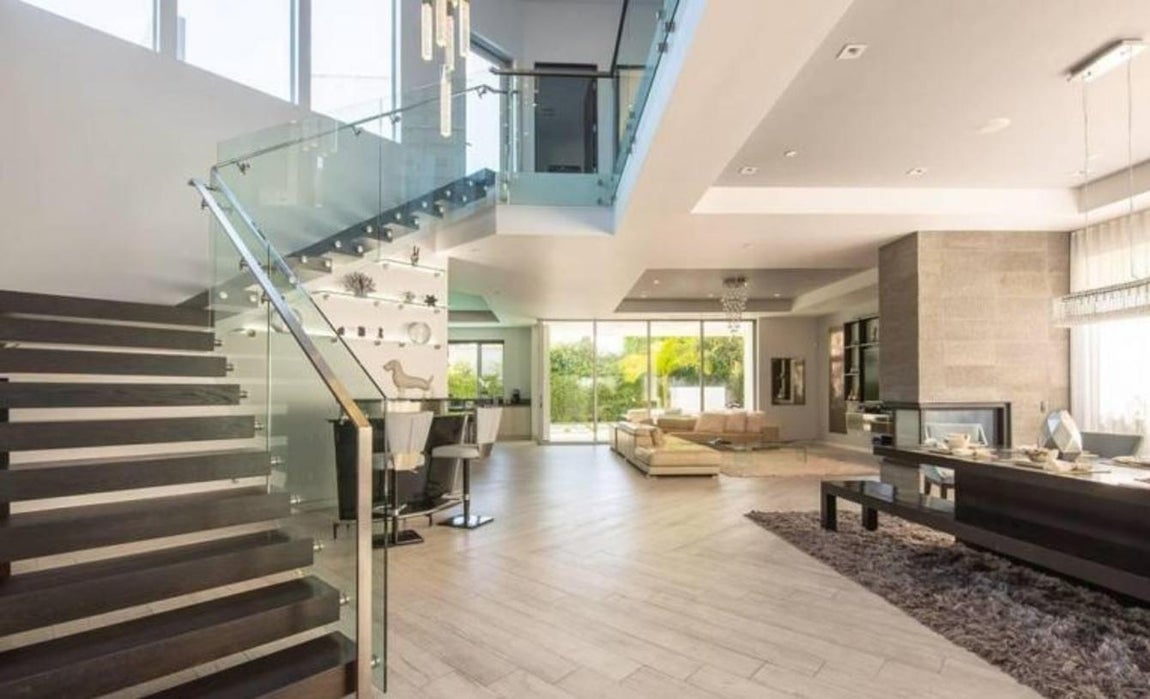 Dos plantas. El edificio está dividido en dos amplias plantas diáfanas, luminosas y muy espaciosas