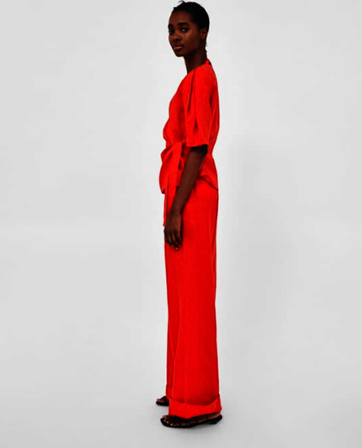 Pantalones de lino. Da igual que sean cortos, que sean largos, los pantalones de este tejidos son super frescos y los mejores para combatir las altas temperaturas. Son ideales para esconder un poco la silueta. Zara