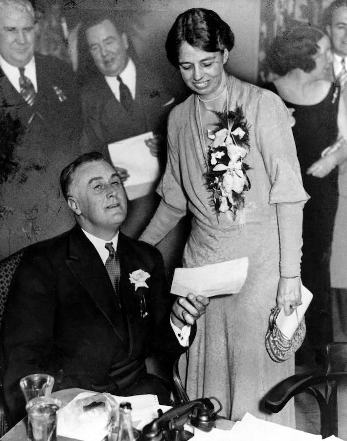 Roosevelt y su mujer, Eleanor, después de ganar las elecciones. 