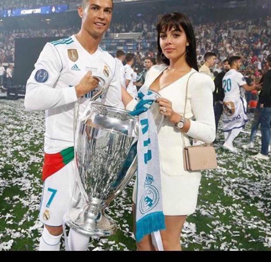 En los buenos momentos. La modelo Georgina Rodríguez siempre brinda todo su apoyo al futbolista. Esta imagen demuestra que siempre va a estar en los buenos y en los malos momentos.