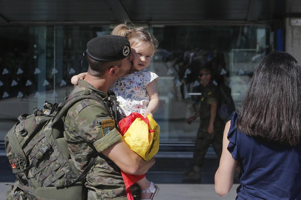 El regreso a Córdoba de los soldados de la Brigada de Cerro Muriano, en imágenes