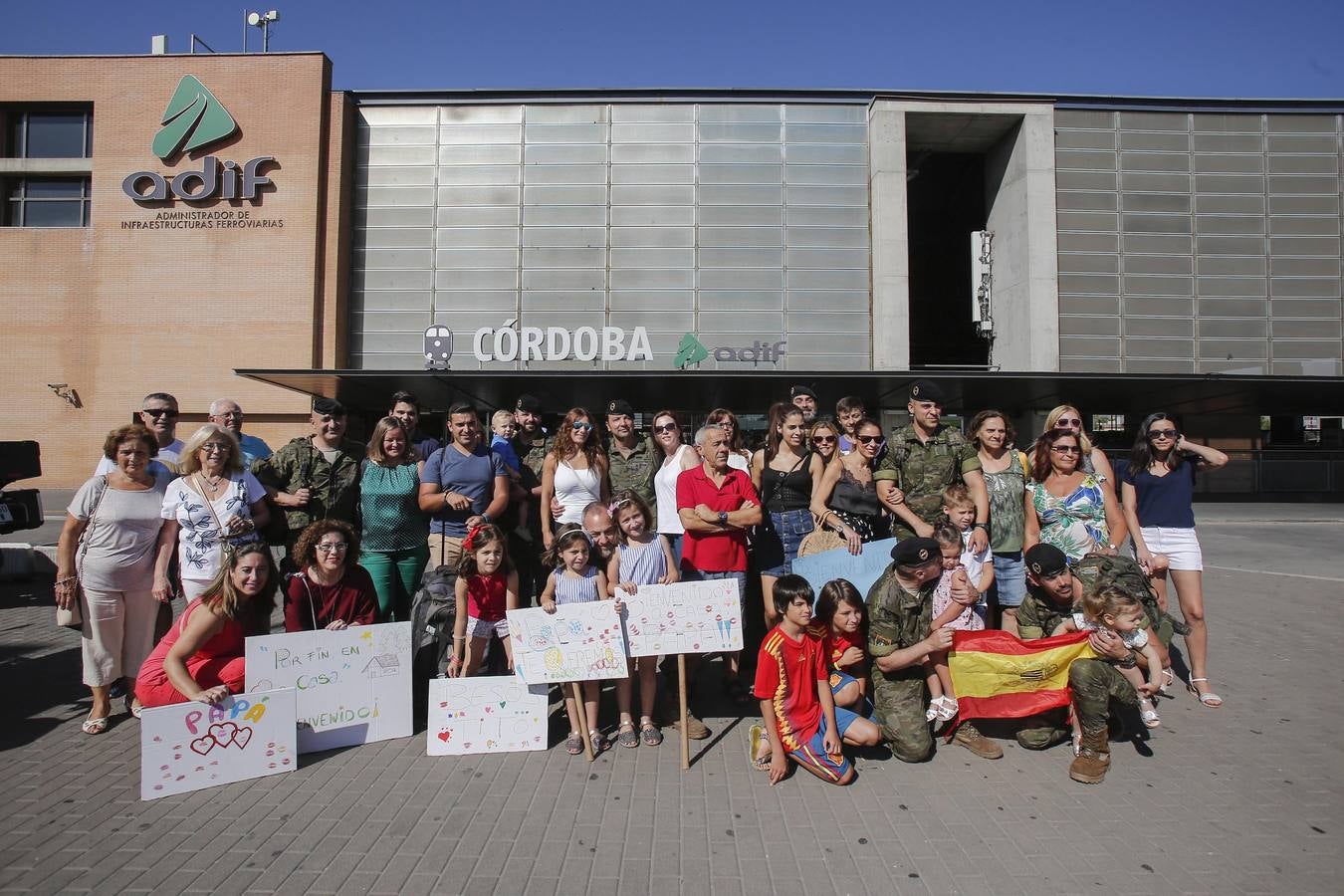 El regreso a Córdoba de los soldados de la Brigada de Cerro Muriano, en imágenes