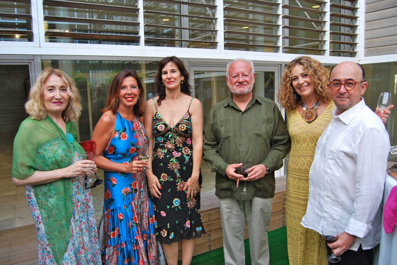 María Esperanza Sánchez, Cuchita Lluch, Inmaculada Díaz, Juan Echanove, Teresa Torres y Rafael Román. 