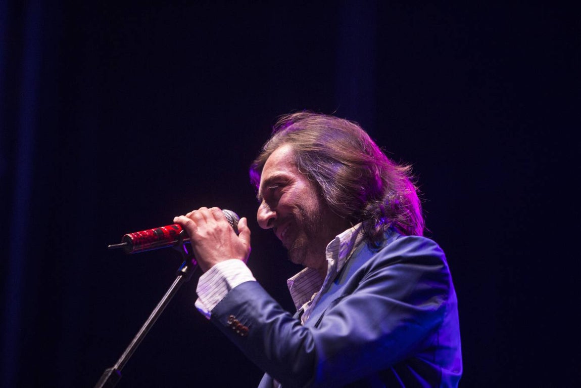 Niña Pastori y Antonio Carmona derrochan magia y sal en su concierto en Sancti Petri