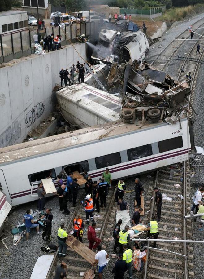 Así quedó el Alvia tras el accidente. 