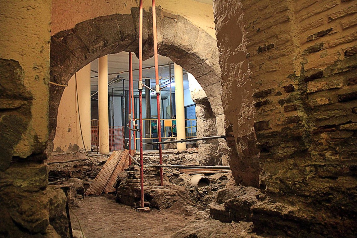 En imágenes: Page y Tolón visitan las obras de la Mezquita de Tornerías