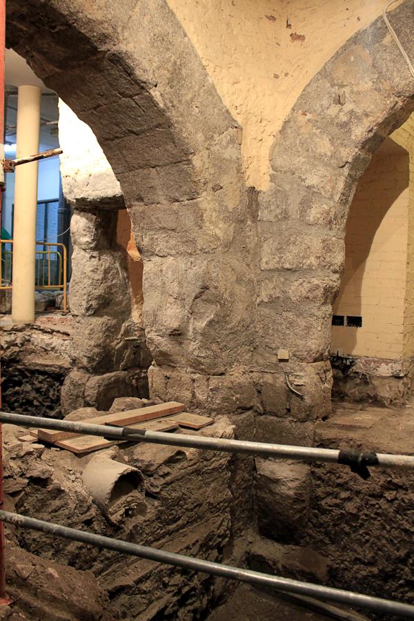 En imágenes: Page y Tolón visitan las obras de la Mezquita de Tornerías