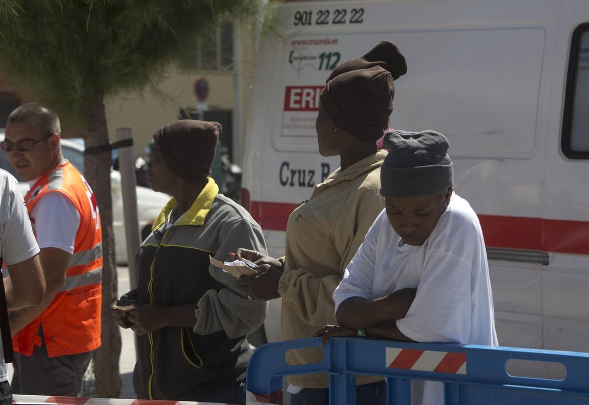Un centenar de inmigrantes acogidos en la Mirandilla