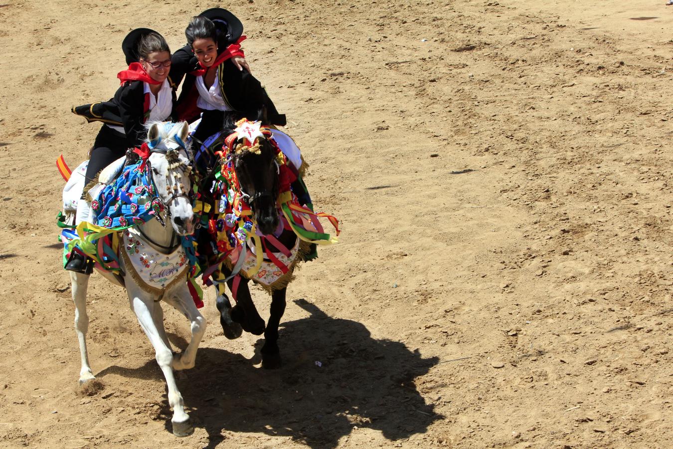 El ritual abarca también la ornamentación y el adorno de caballos y jinetes. 