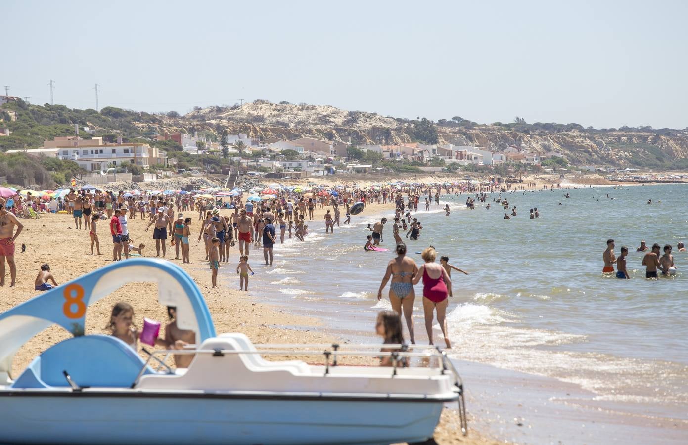 Jornada de playa en Mazagón, en imágenes